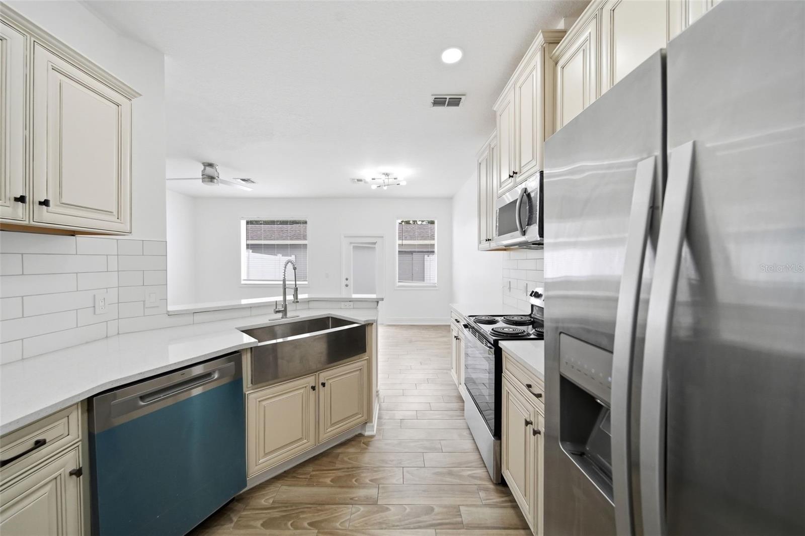 LAKES/WINDERMERE-LK REAMS TWNH - Residential