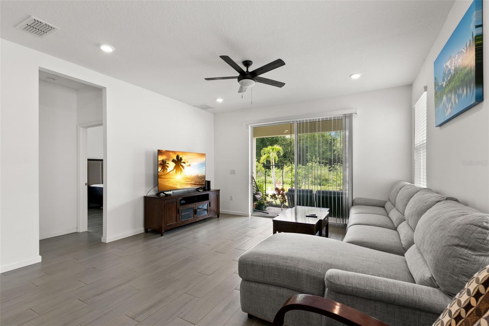 MIRABAY PRCL 8 - Residential