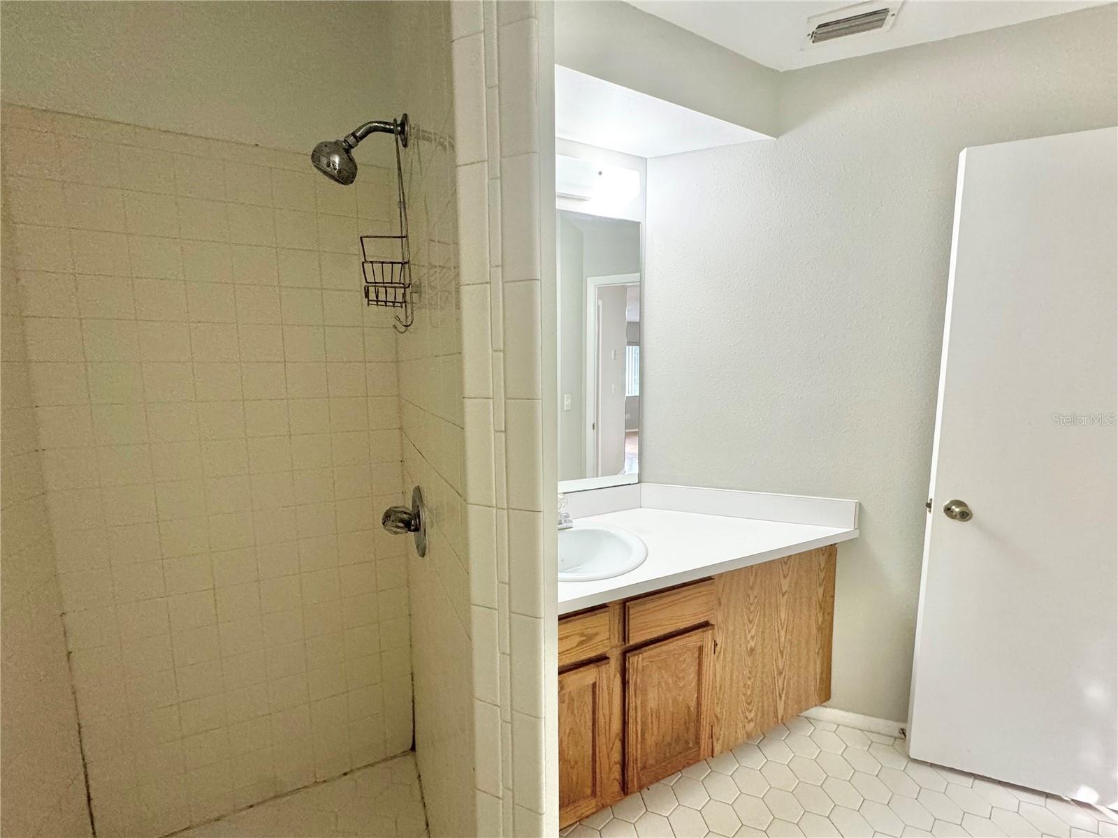 GARDEN VILLAS CONDO PH 01 - Residential Lease