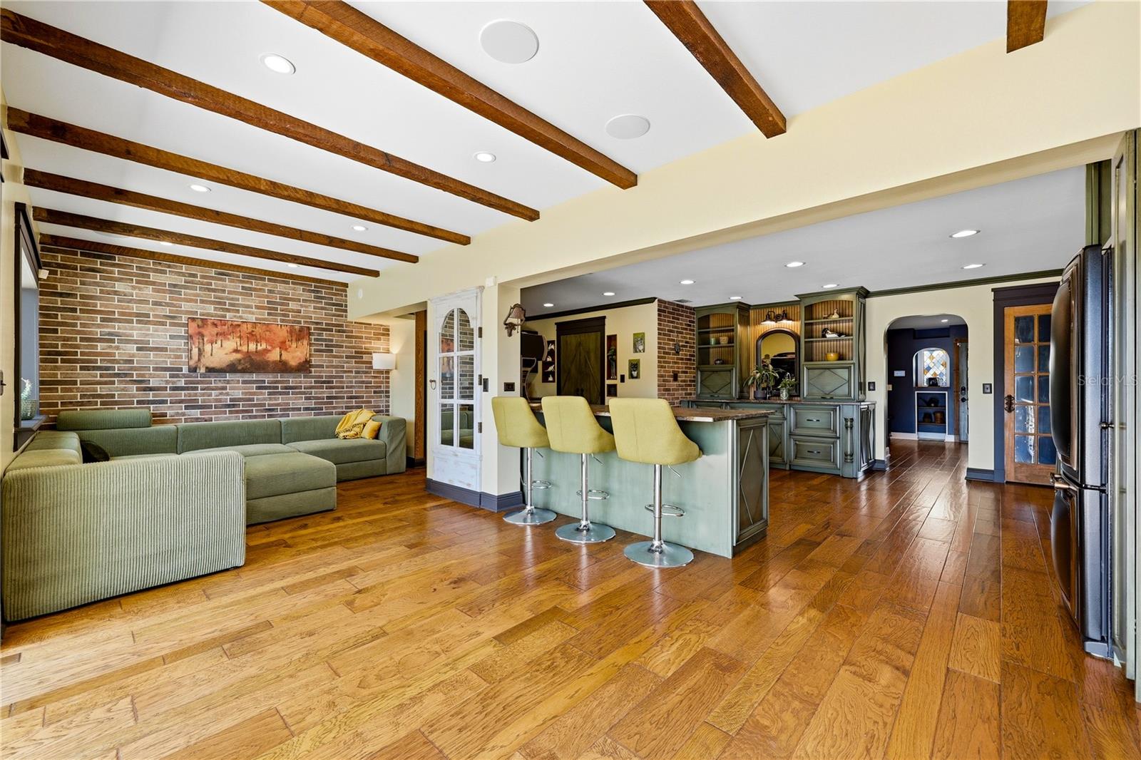 LAKE MAGDALENE ARMS ESTATES SECTION 1 - Residential