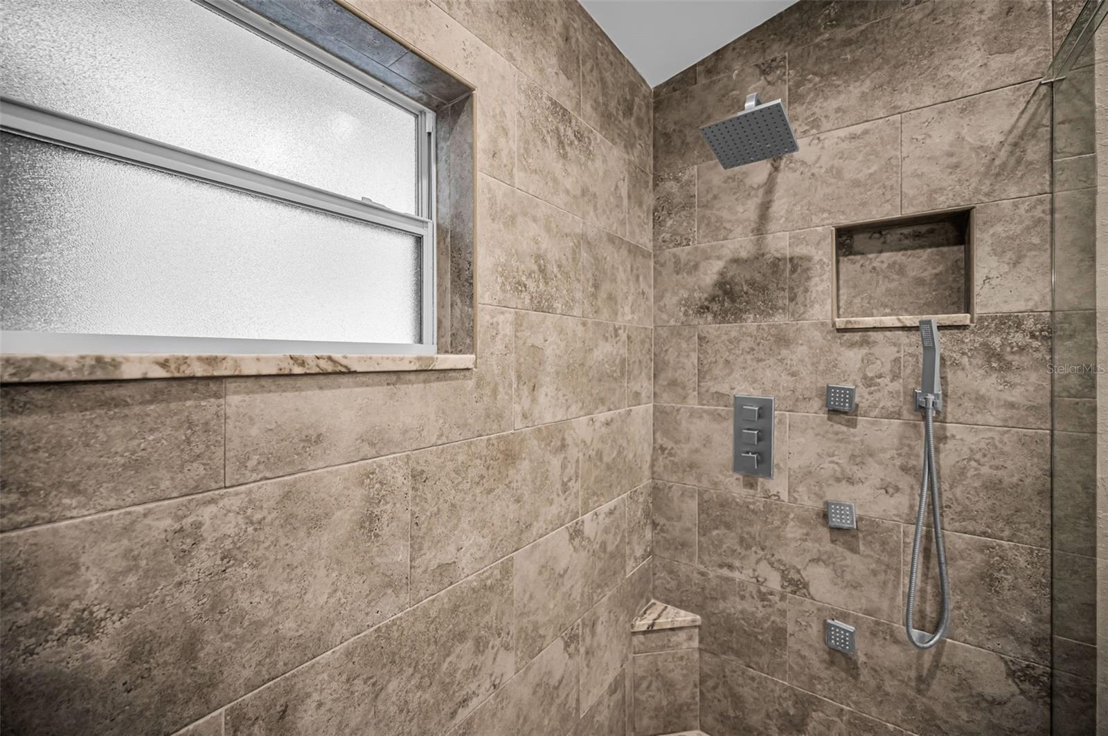 REDINGTON BEACH HOMES 5TH ADD - Residential