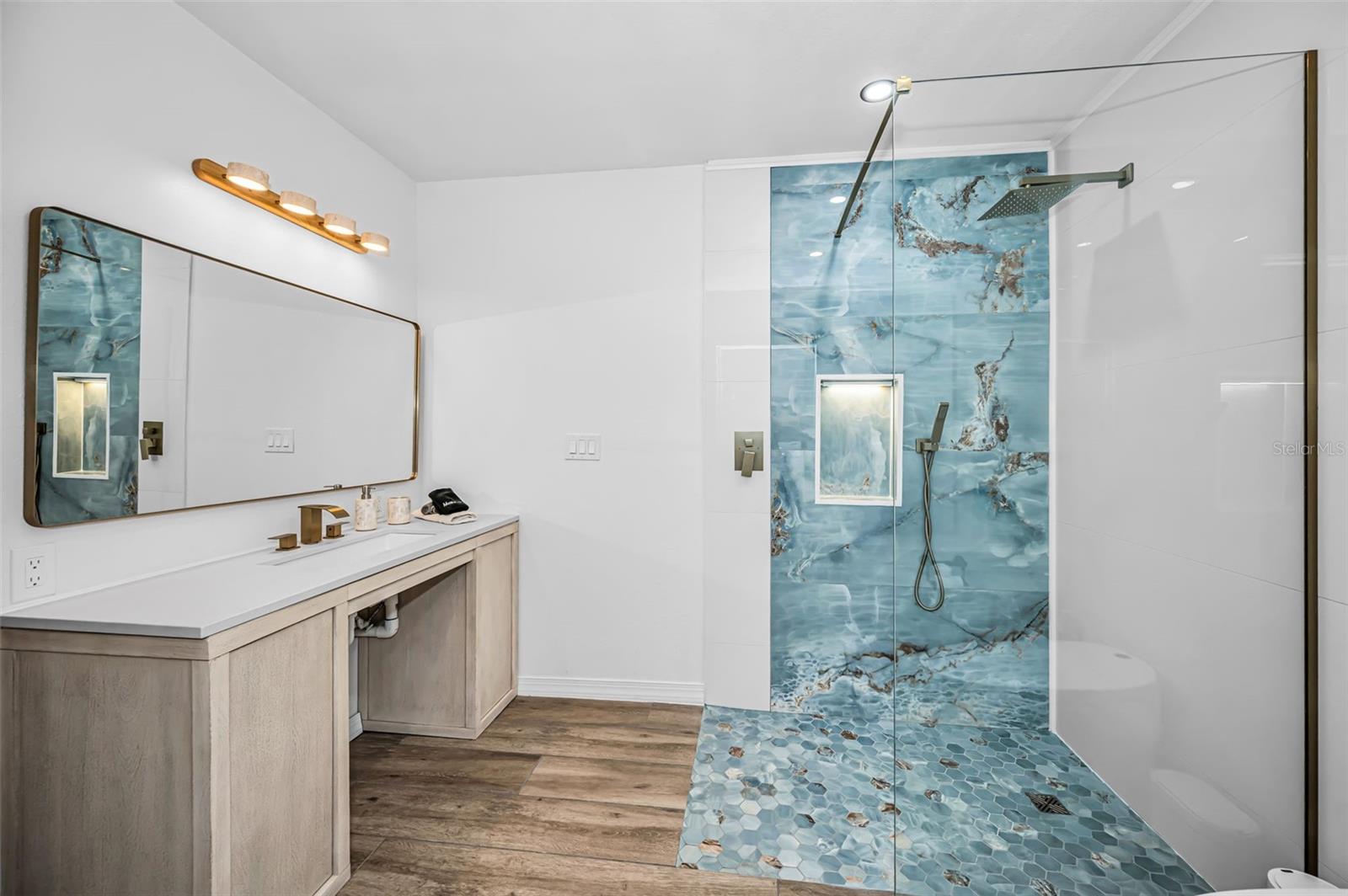 REDINGTON BEACH HOMES 5TH ADD - Residential