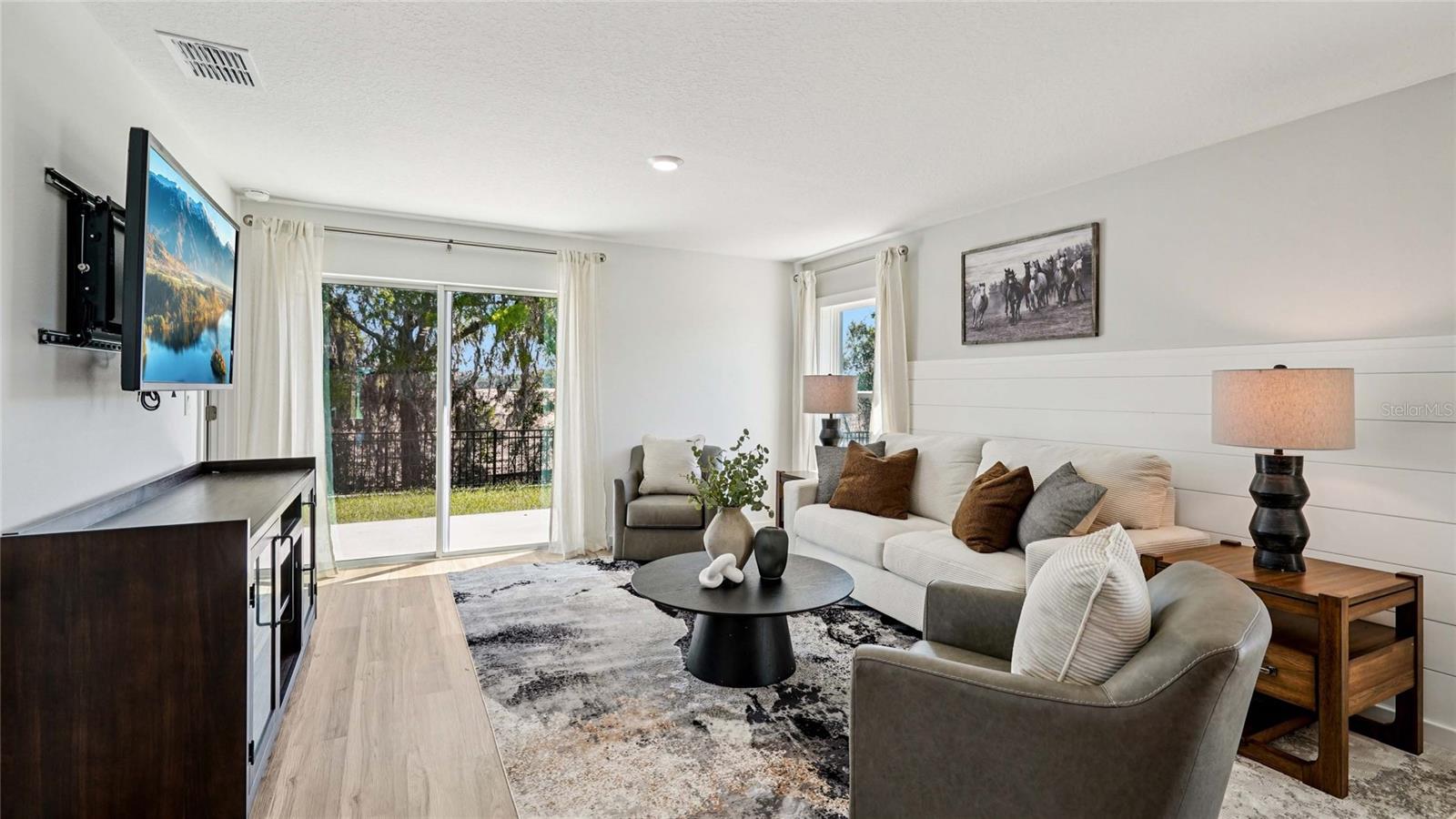 HARMONY WEST - Residential