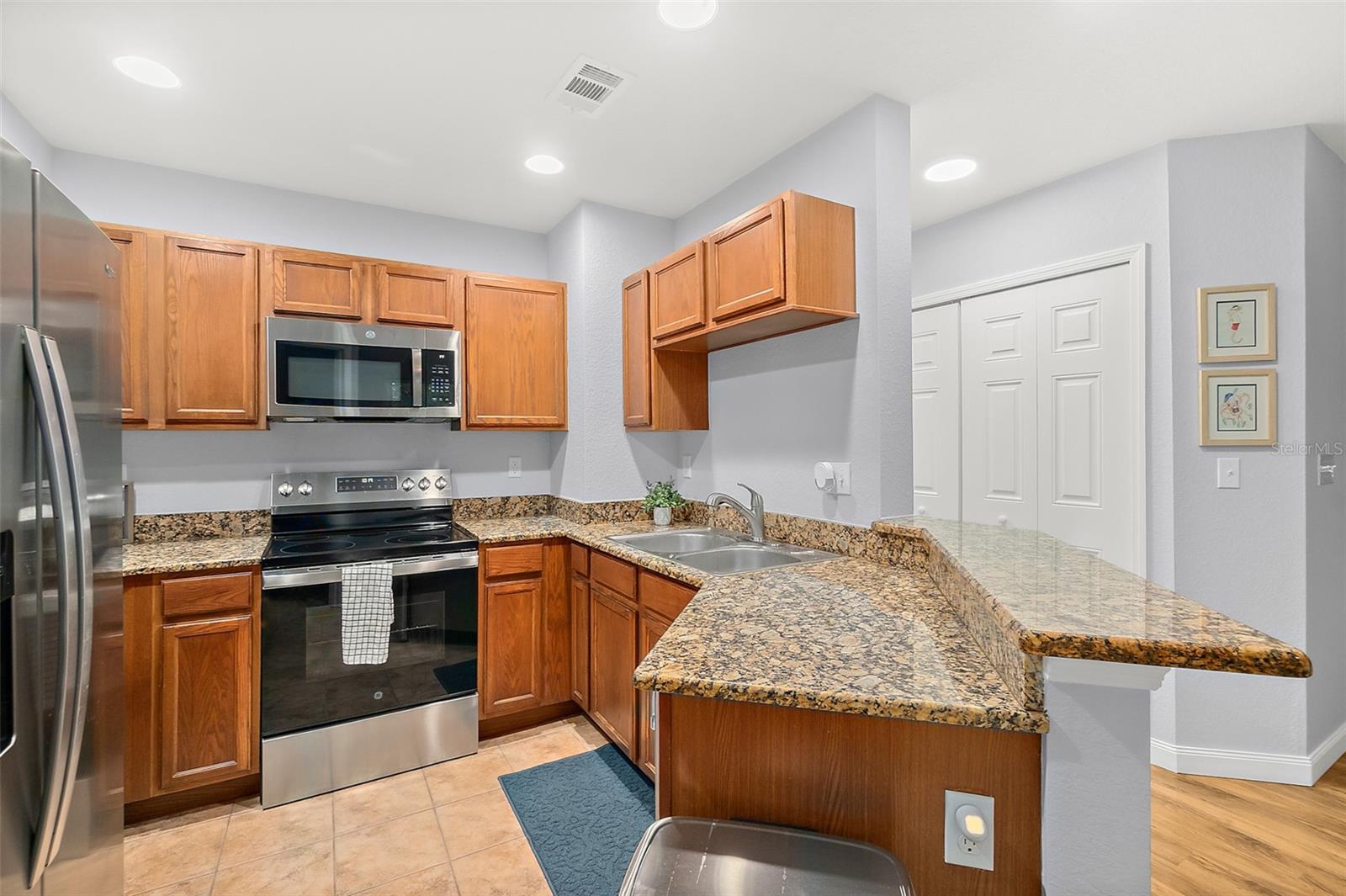 PALM POINTE I - Residential