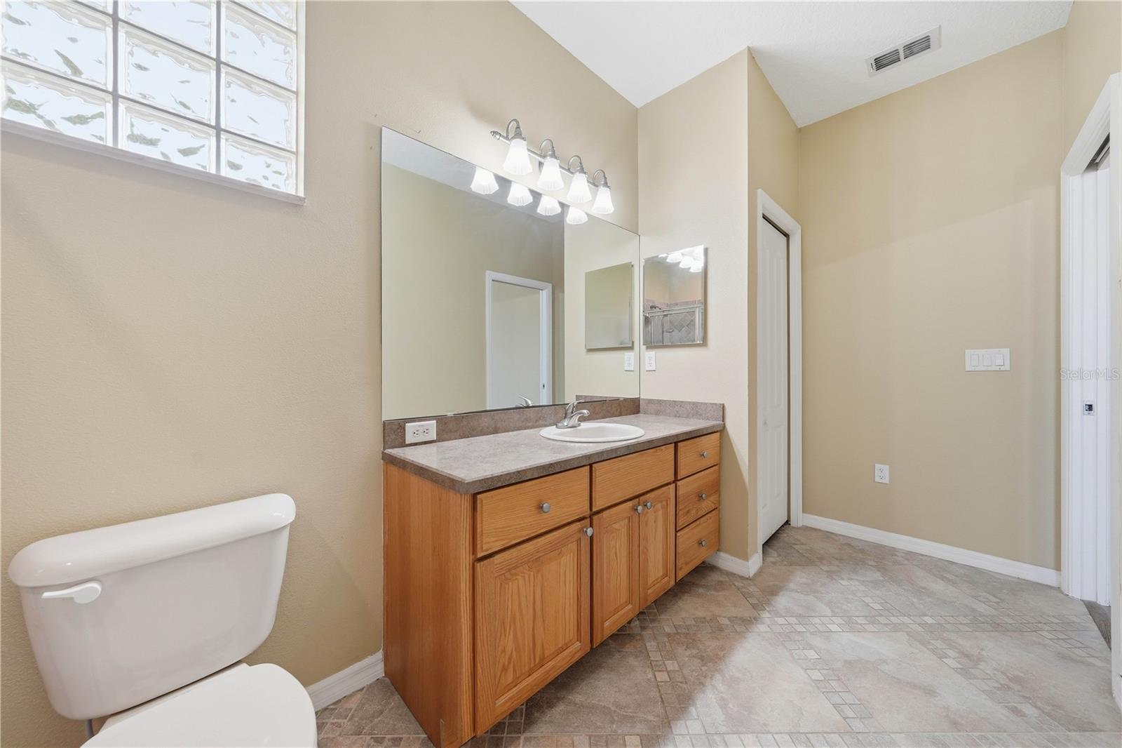 TWIN LAKES ESTATES - Residential