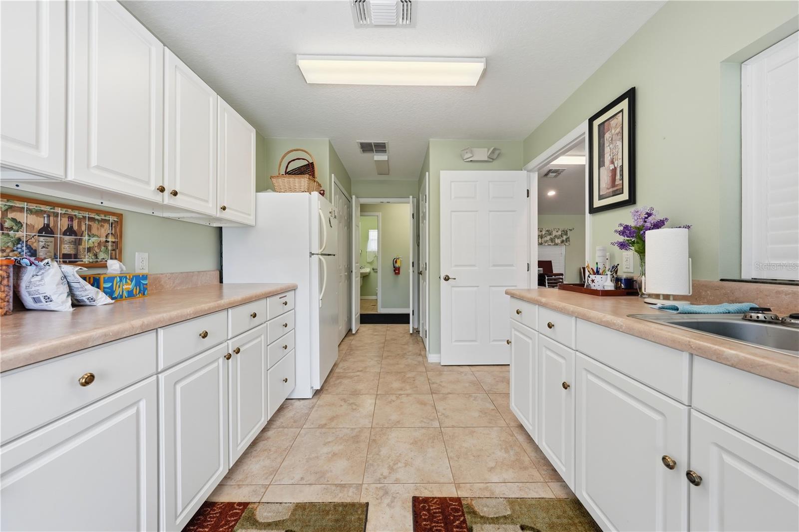 TWIN LAKES ESTATES - Residential