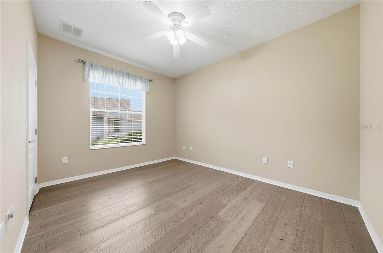 TWIN LAKES ESTATES - Residential