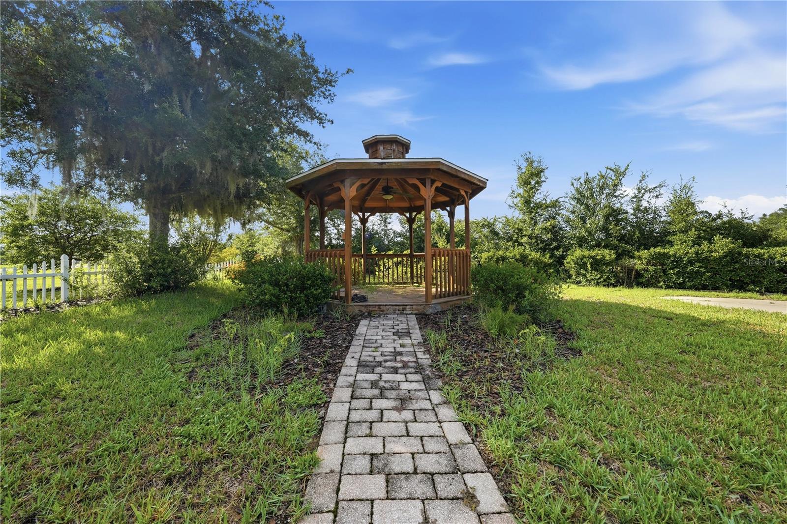 TWIN LAKES ESTATES - Residential