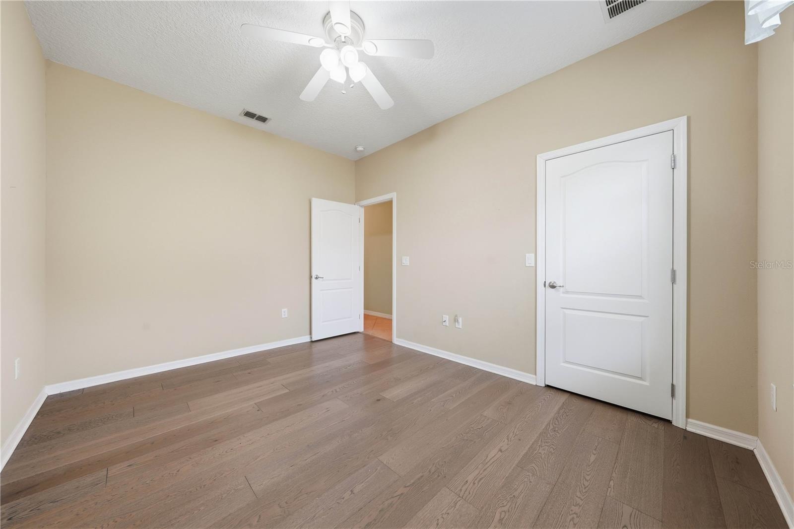 TWIN LAKES ESTATES - Residential