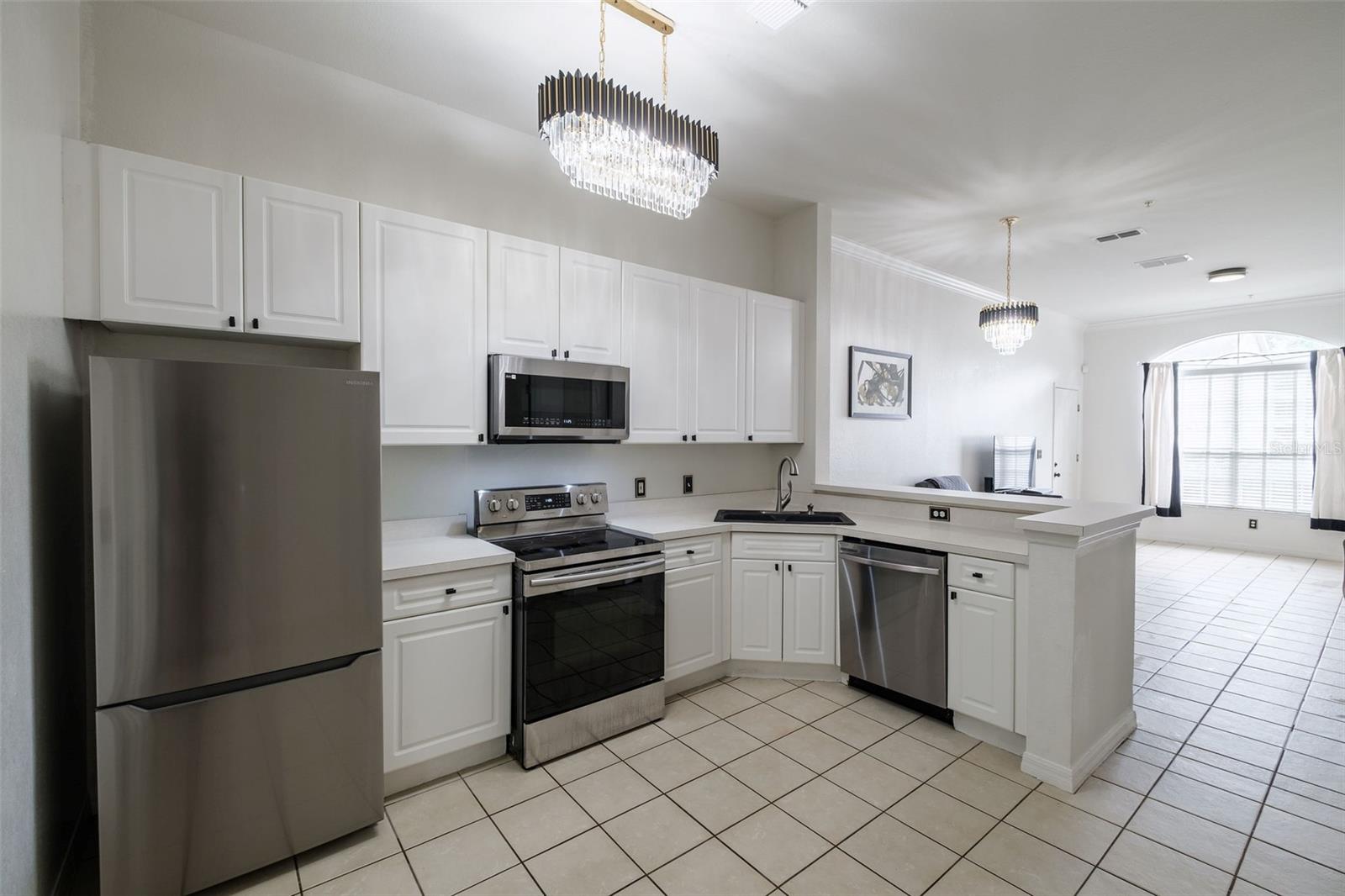 HUNTERS POINTE AT HUNTERS RESERVE A CONDO - Residential