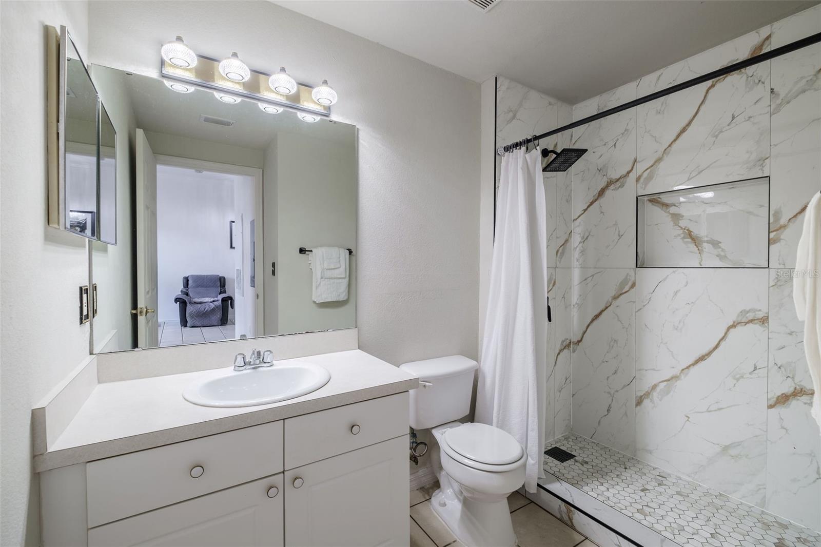 HUNTERS POINTE AT HUNTERS RESERVE A CONDO - Residential