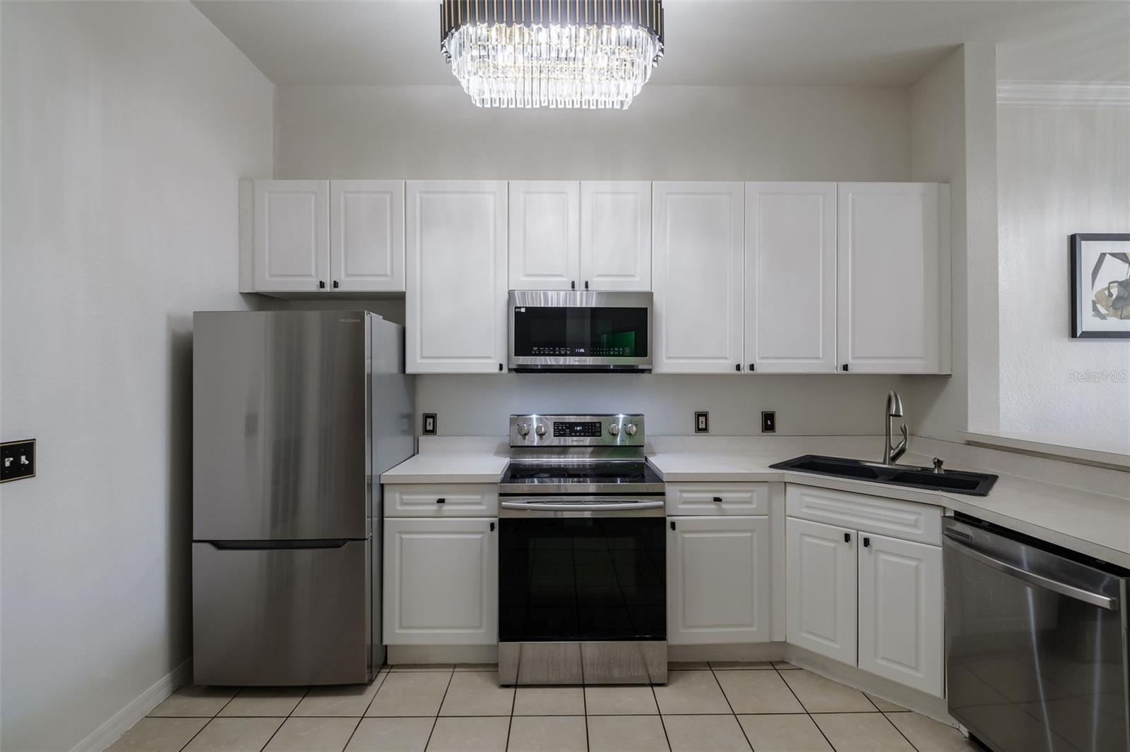 HUNTERS POINTE AT HUNTERS RESERVE A CONDO - Residential