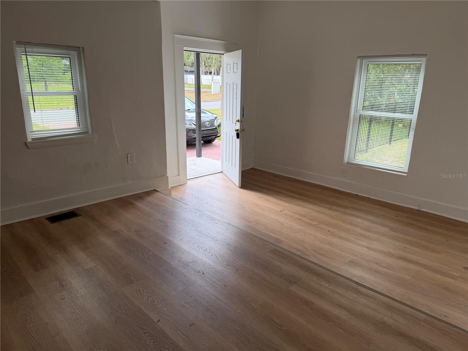 GRACELINE COURT - Residential