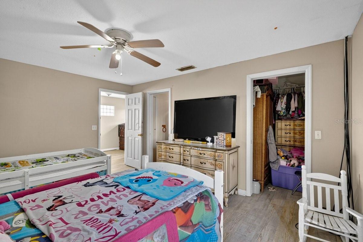 INDIAN HARBOR ESTATES UNIT 04 - Residential