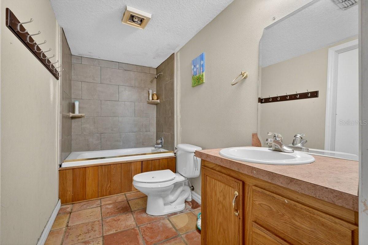 INDIAN HARBOR ESTATES UNIT 04 - Residential