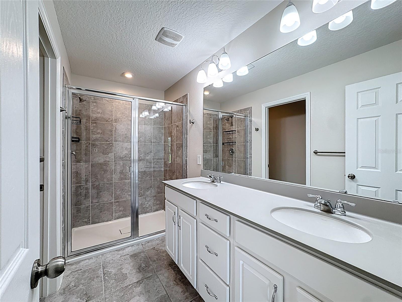 RANDAL WALK - Residential Lease