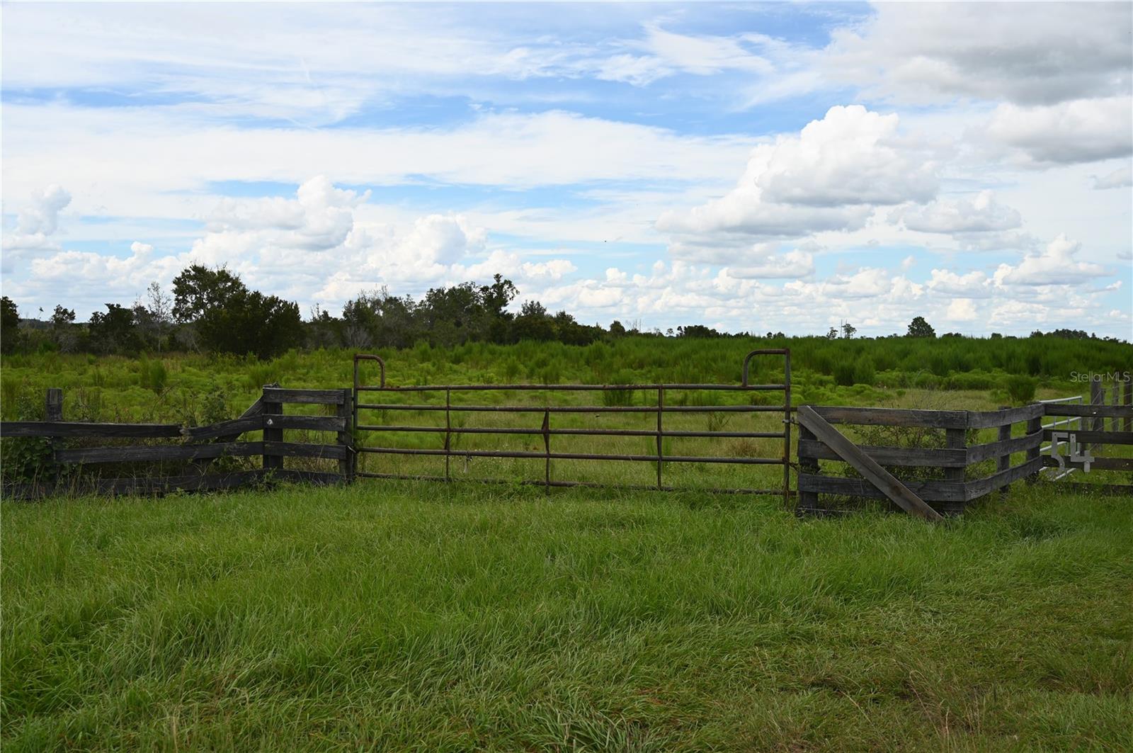 UNRE LEGACY RANCH - Land