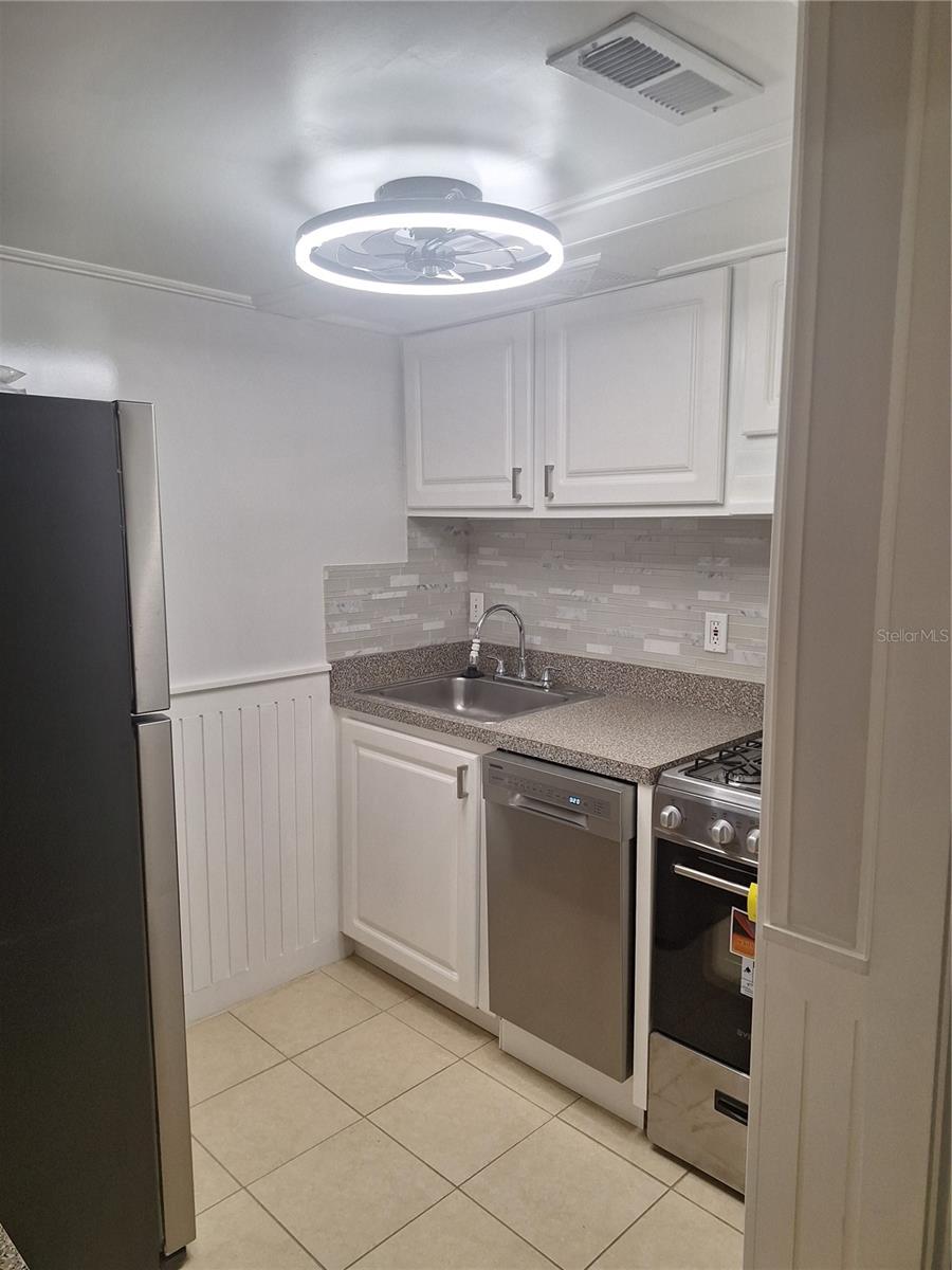 WATERSIDE AT CRANES ROOST A CONDO COMMUNITY - Residential