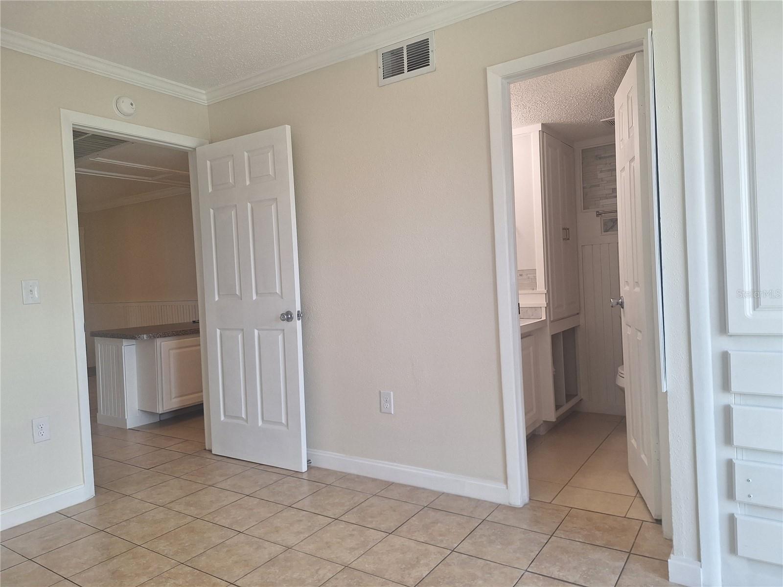 WATERSIDE AT CRANES ROOST A CONDO COMMUNITY - Residential