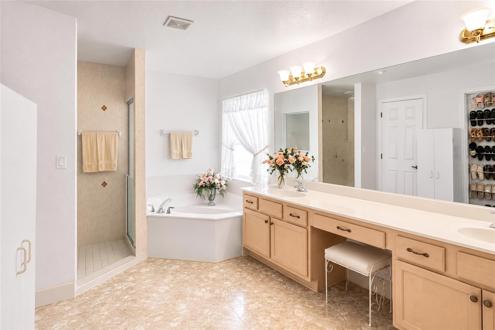 LAKE TROPICANA RANCHETTES - Residential