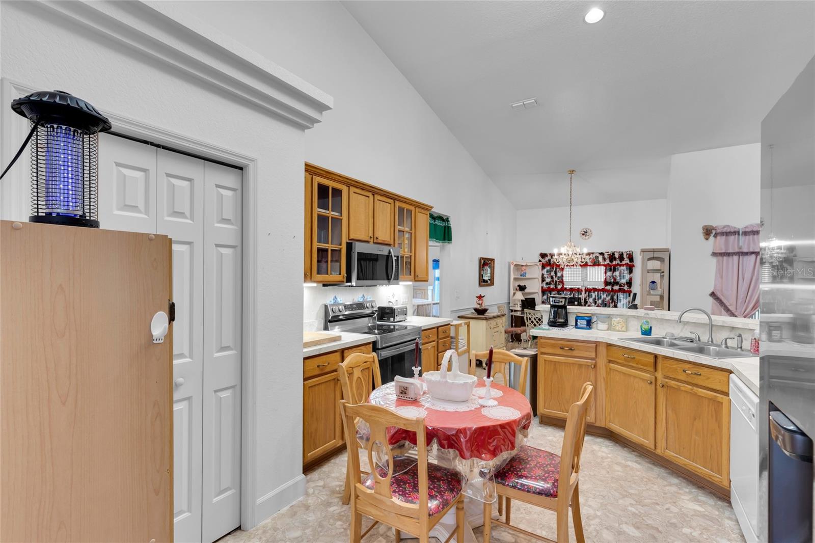 LAKE TROPICANA RANCHETTES - Residential