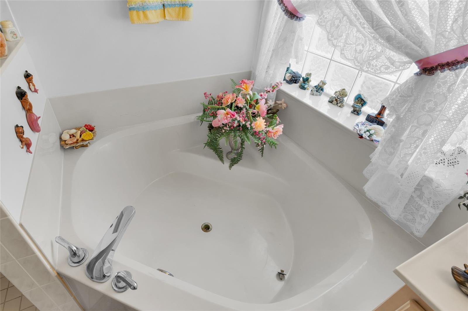 LAKE TROPICANA RANCHETTES - Residential