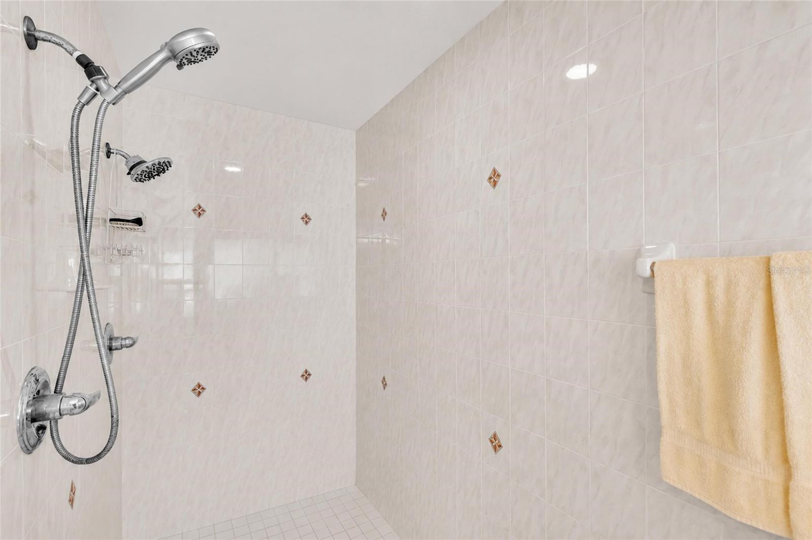 LAKE TROPICANA RANCHETTES - Residential