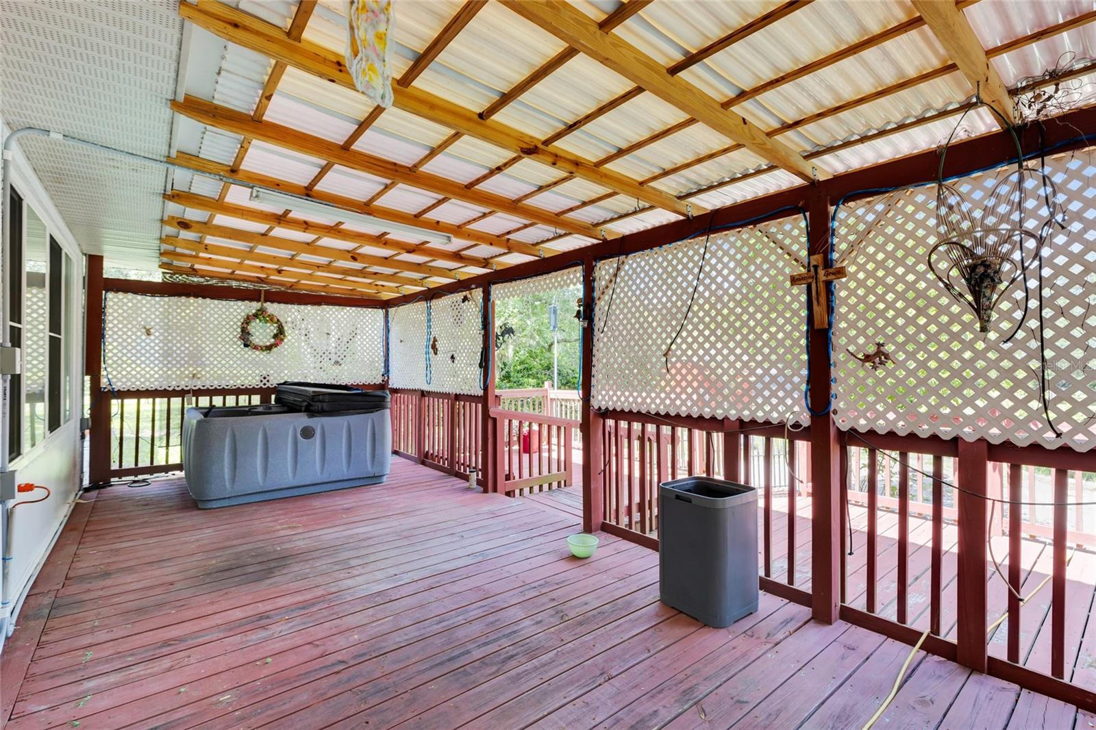 LAKE TROPICANA RANCHETTES - Residential