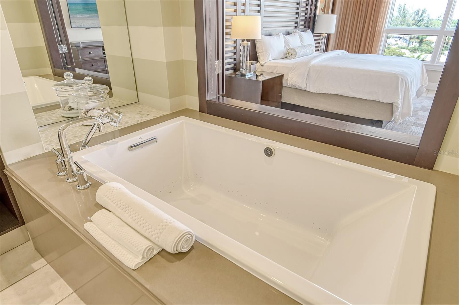 SIESTA KEY BEACH RESIDENCES - Residential