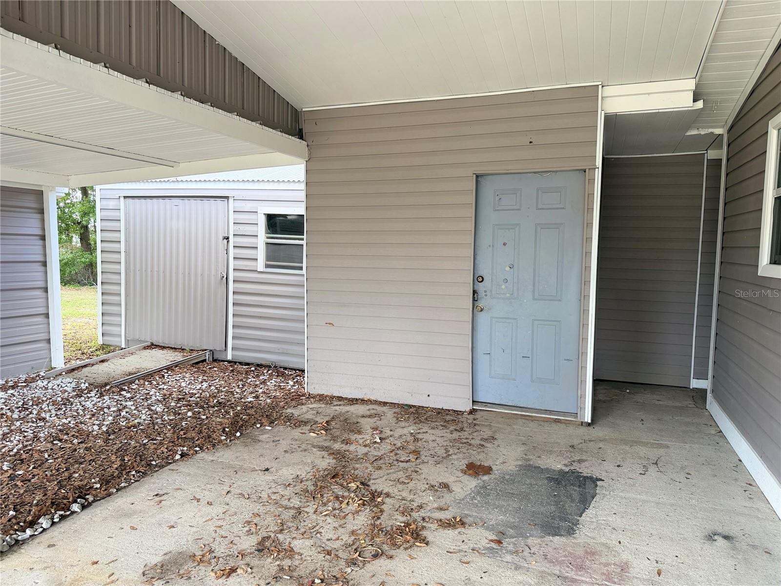 SUN COUNTRY ESTATE - Residential Lease
