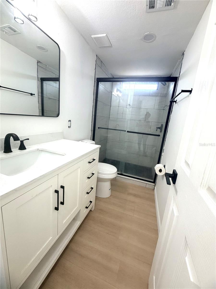 SUN COUNTRY ESTATE - Residential Lease