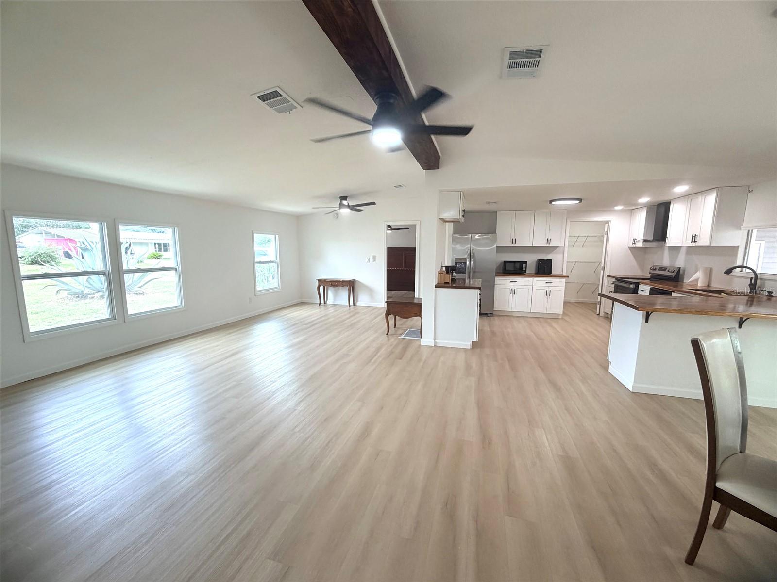 SUN COUNTRY ESTATE - Residential Lease