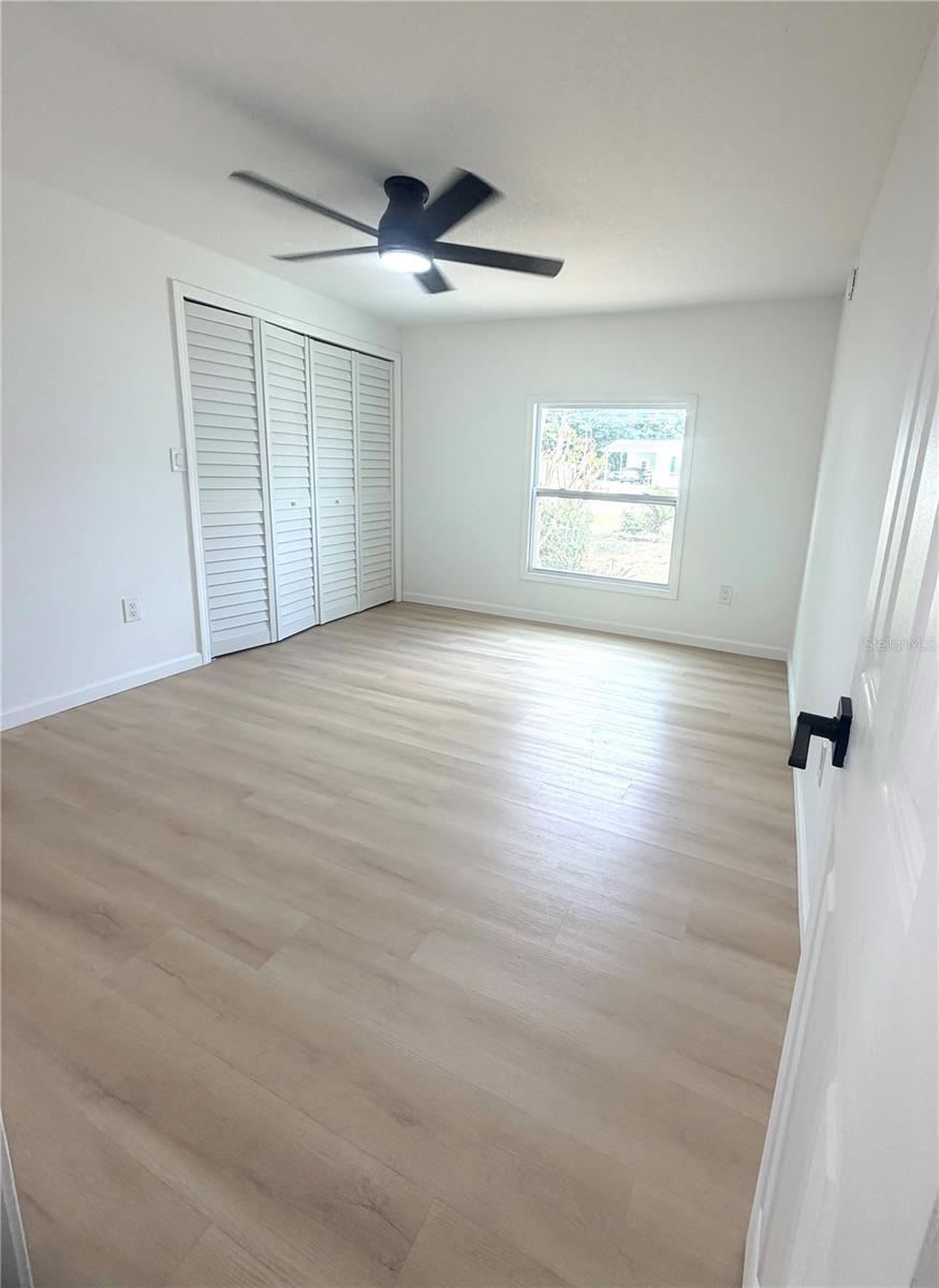 SUN COUNTRY ESTATE - Residential Lease