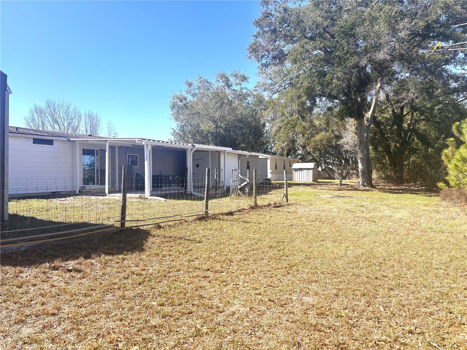 SUN COUNTRY ESTATE - Residential Lease