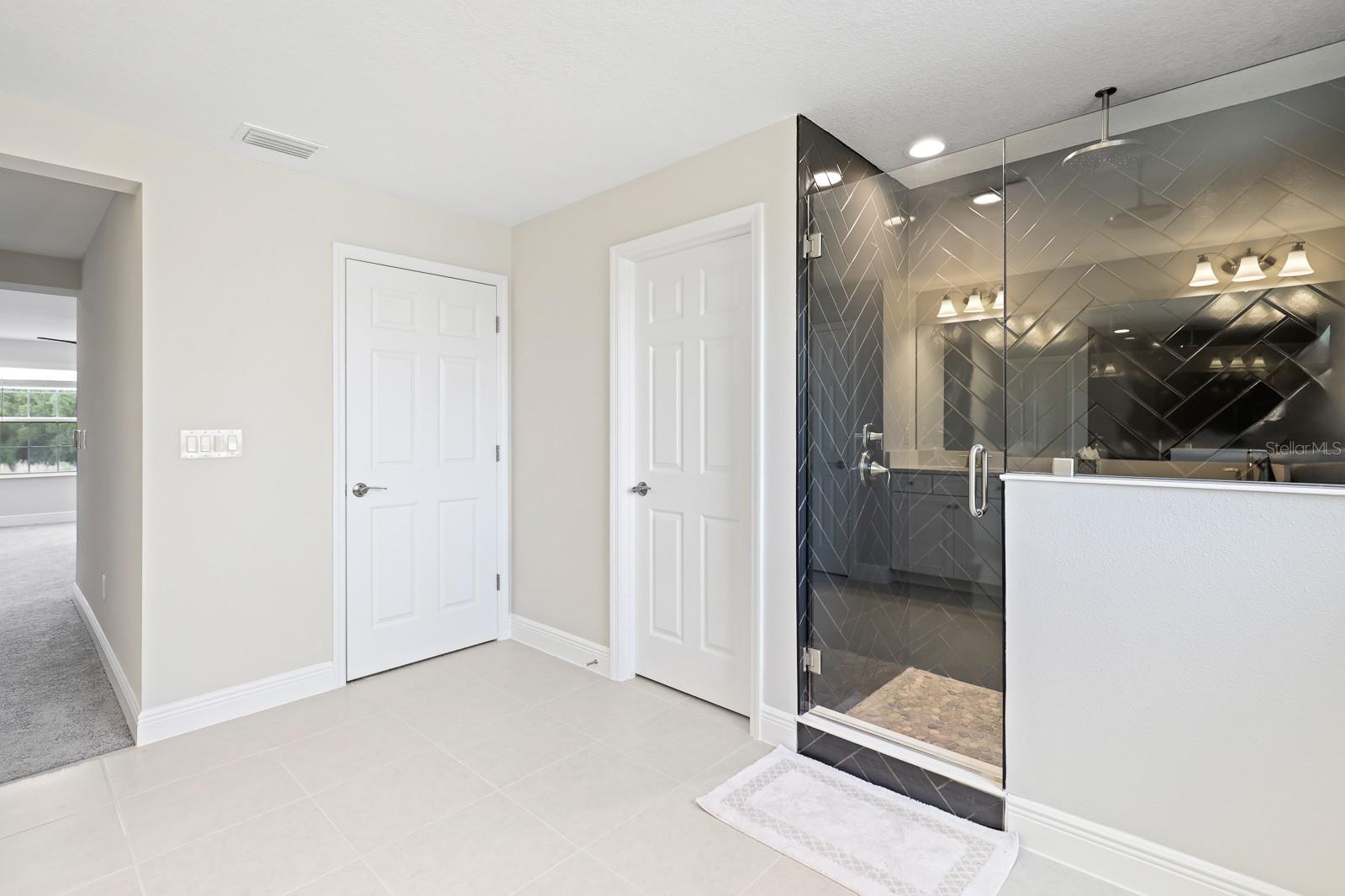 HINTON HAWKSTONE PH 2A 2B2 - Residential Lease