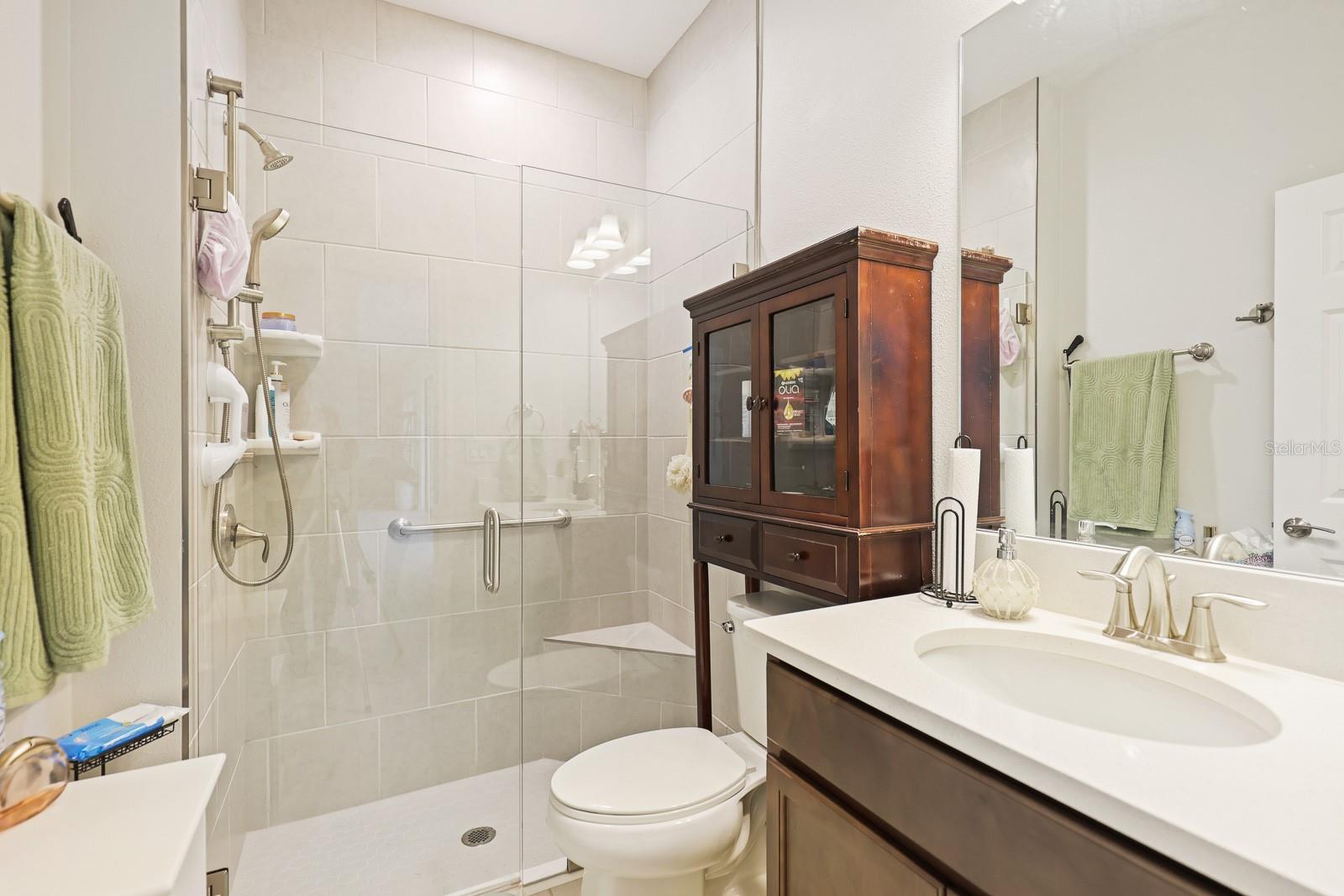 HINTON HAWKSTONE PH 2A 2B2 - Residential Lease