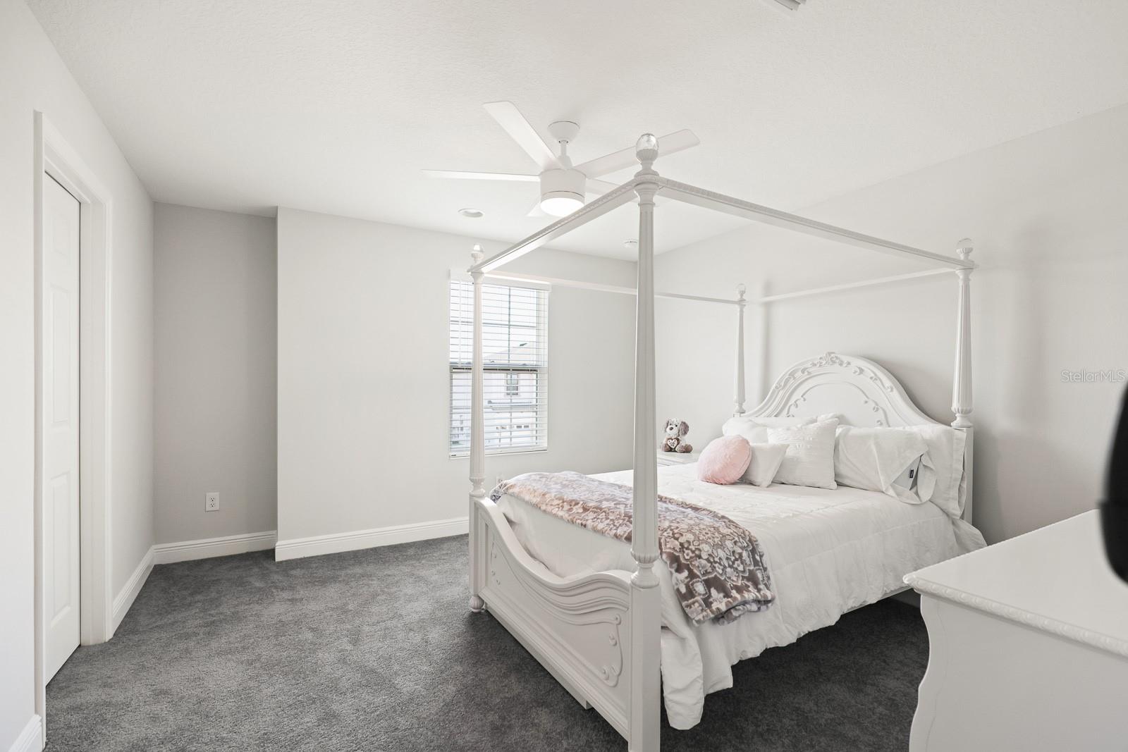 HINTON HAWKSTONE PH 2A 2B2 - Residential Lease