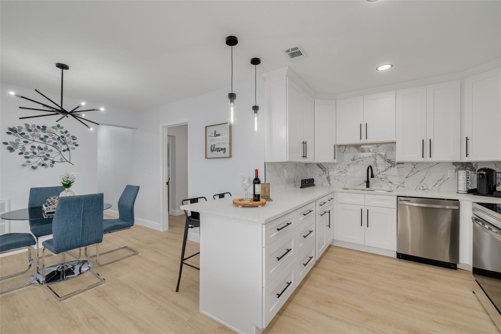 ORANGE MANOR 2ND ADD - Residential