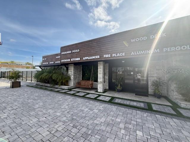 WOODHAVEN - Commercial Sale