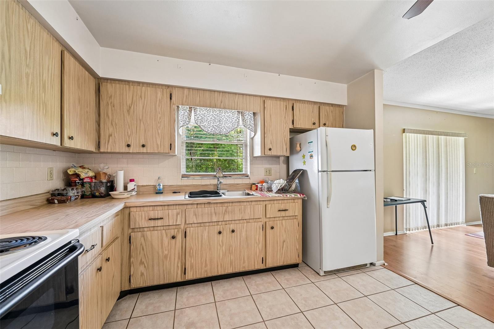 MANATEE PALMS UNIT THREE - Residential