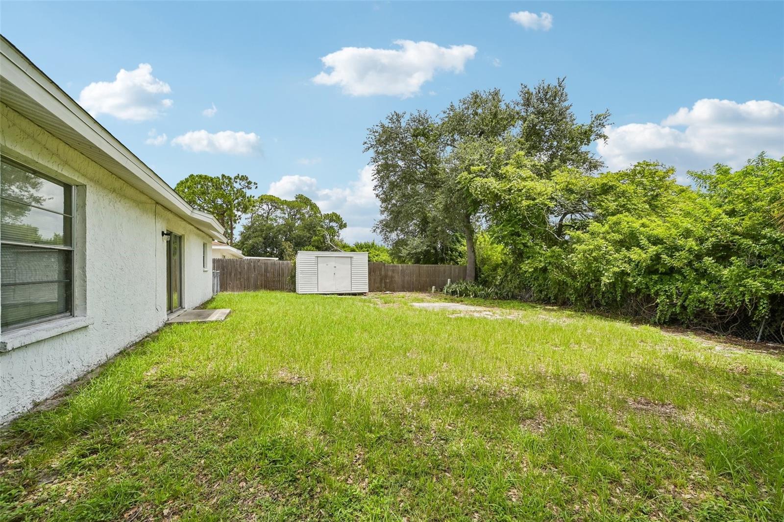 MANATEE PALMS UNIT THREE - Residential