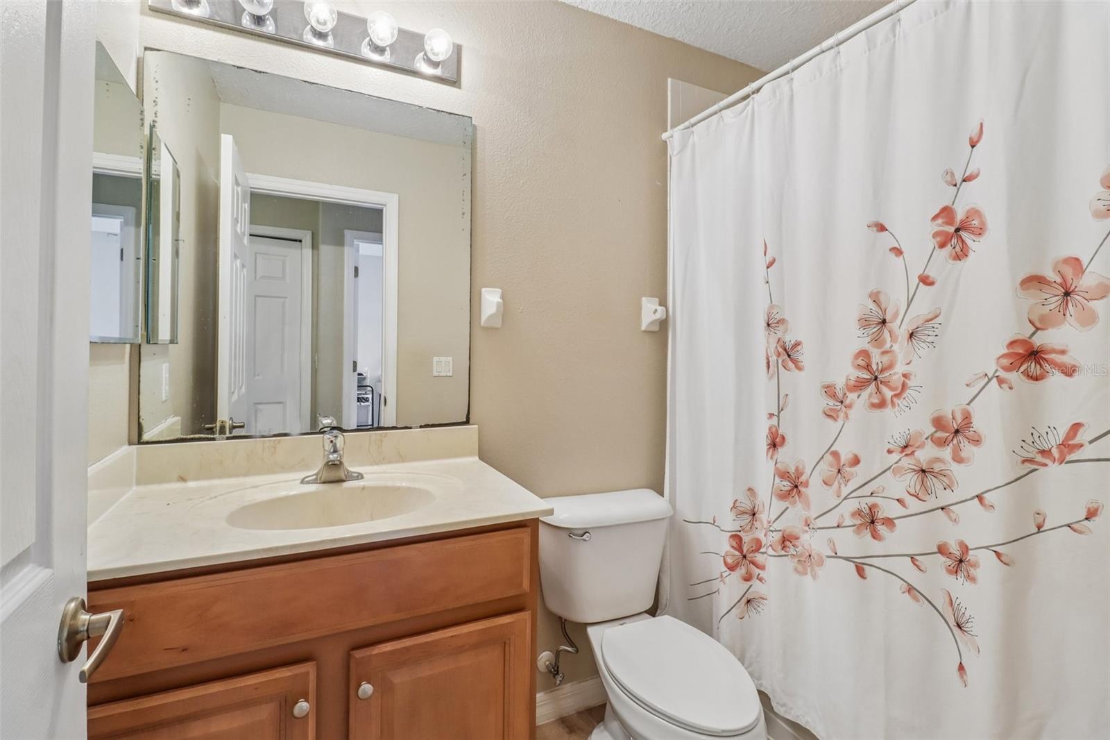HAWTHORNE GLEN TWNHMS - Residential