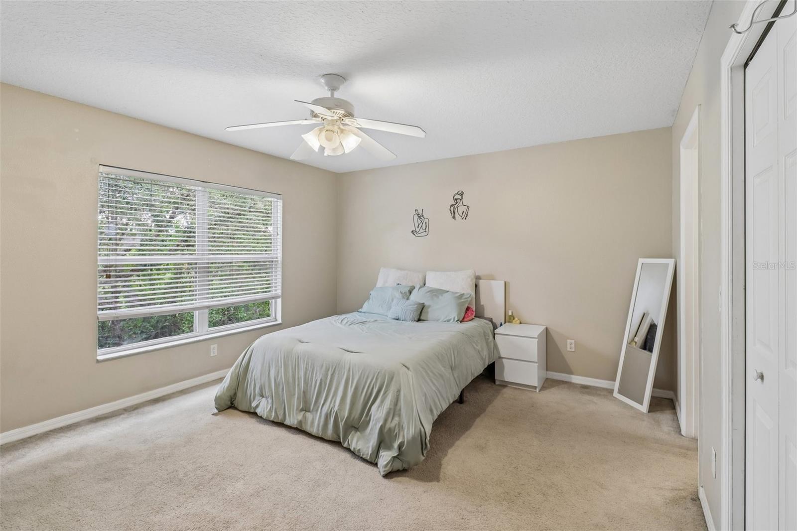 HAWTHORNE GLEN TWNHMS - Residential