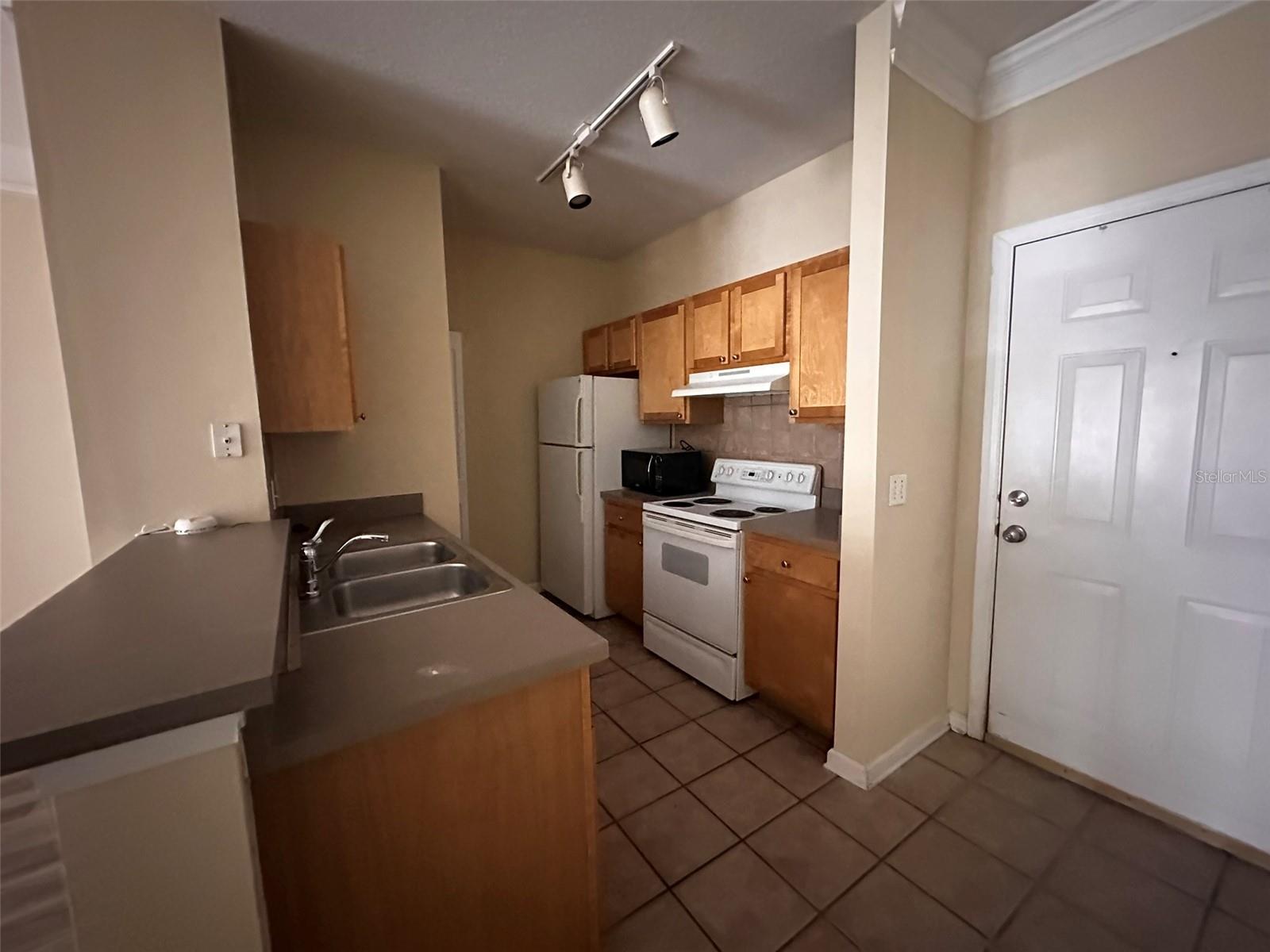 GRAND KEY A CONDO - Residential Lease
