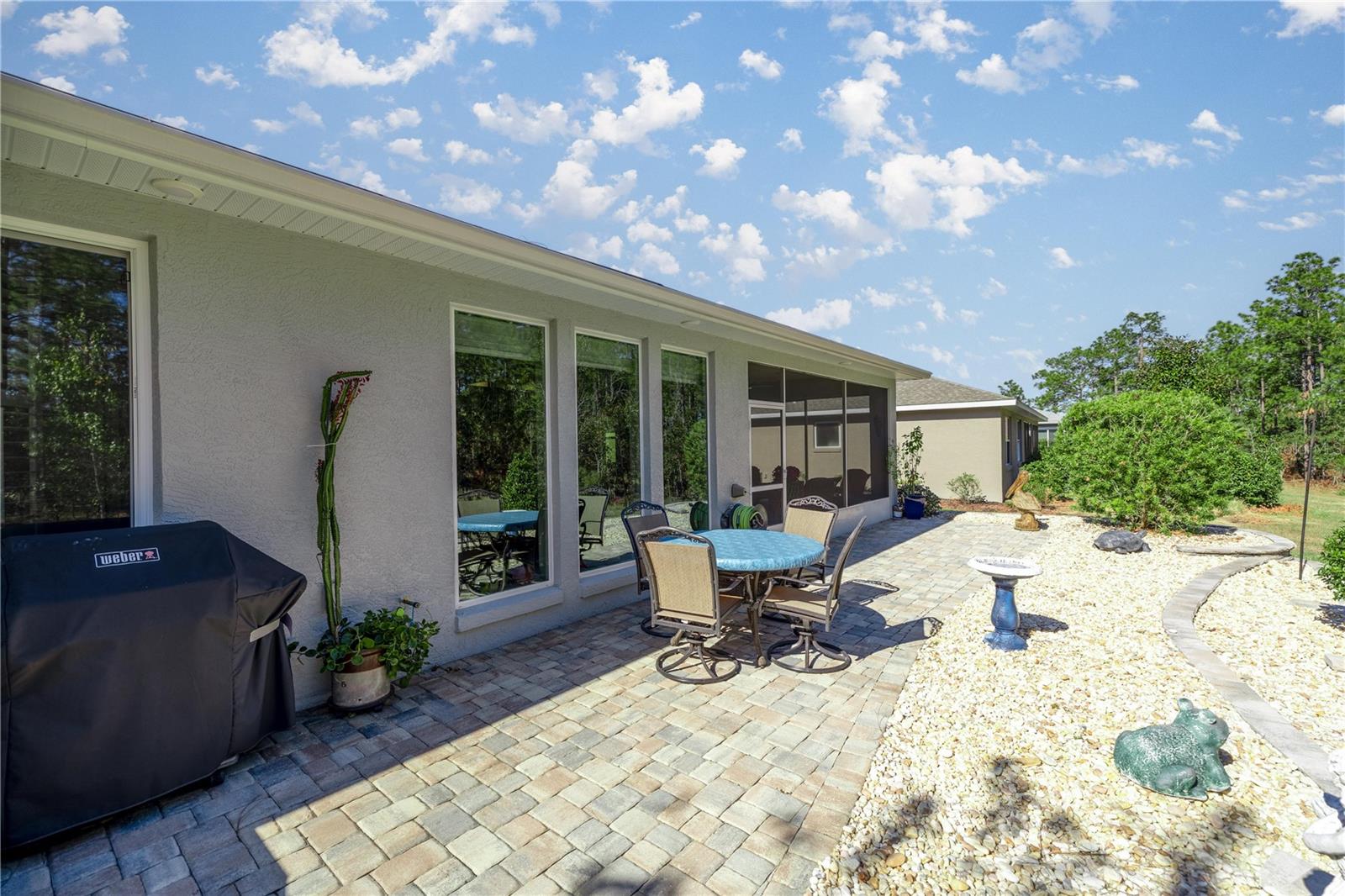 ON TOP OF THE WORLD - Residential