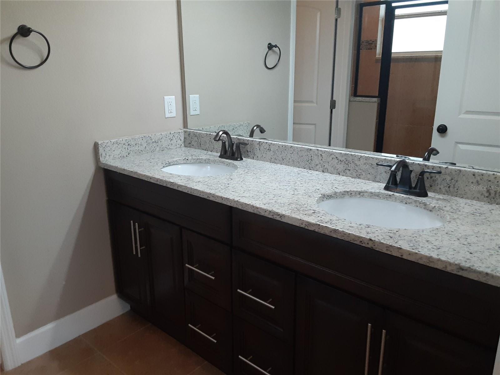 EMERALD POND SUB - Residential Lease
