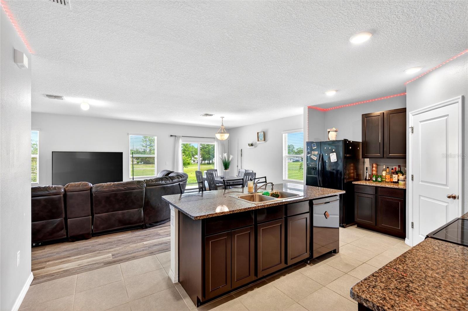 LAKE DIAMOND NORTH - Residential