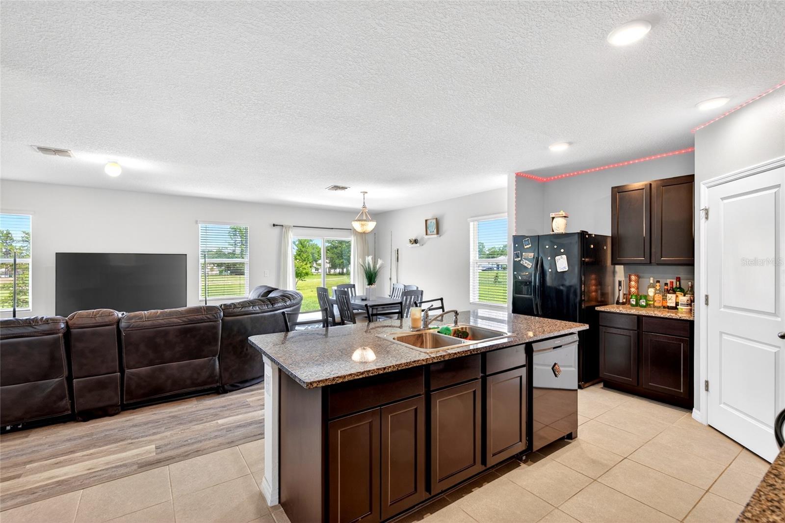 LAKE DIAMOND NORTH - Residential