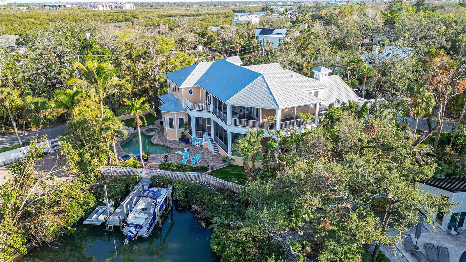 HIDDEN HARBOR - Residential