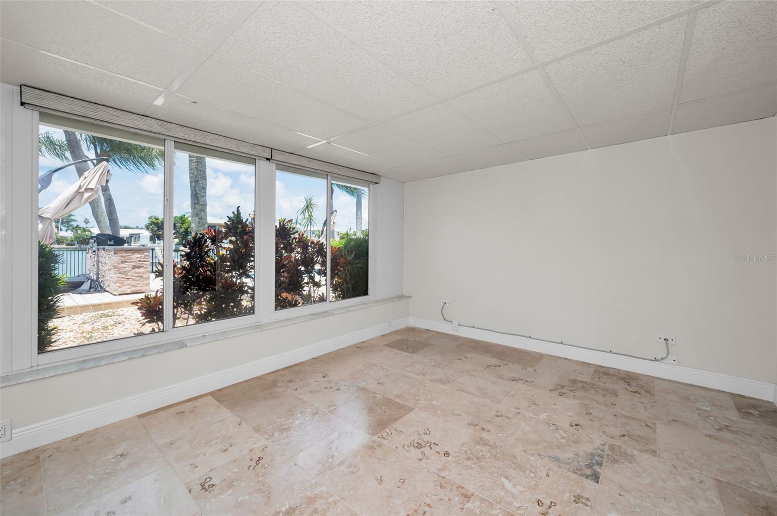 CAPRI ISLE - Residential